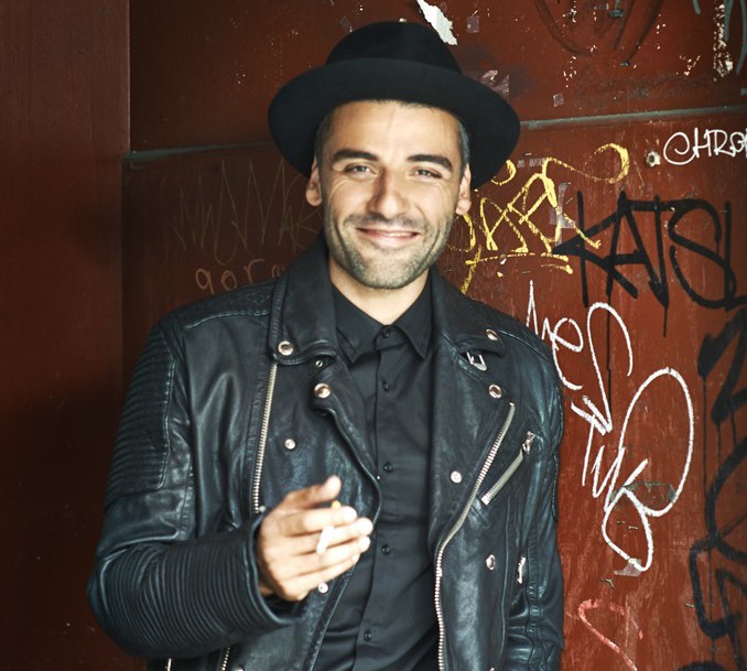 wwd.com-oscar-isaac-03