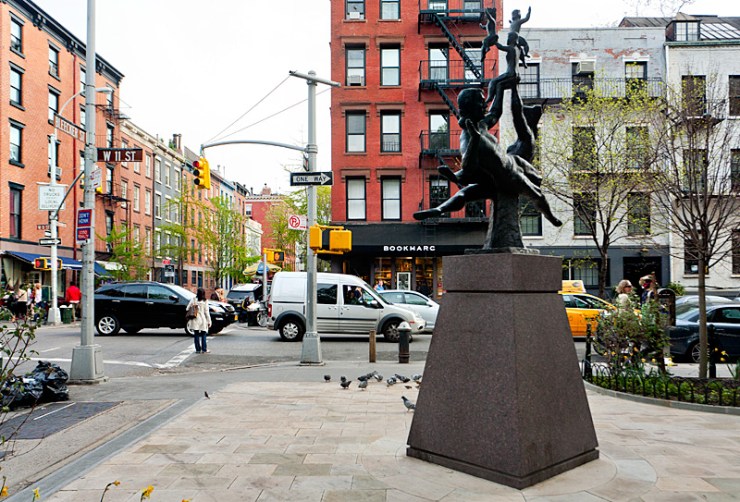 bleecker-street-playground-seating-area